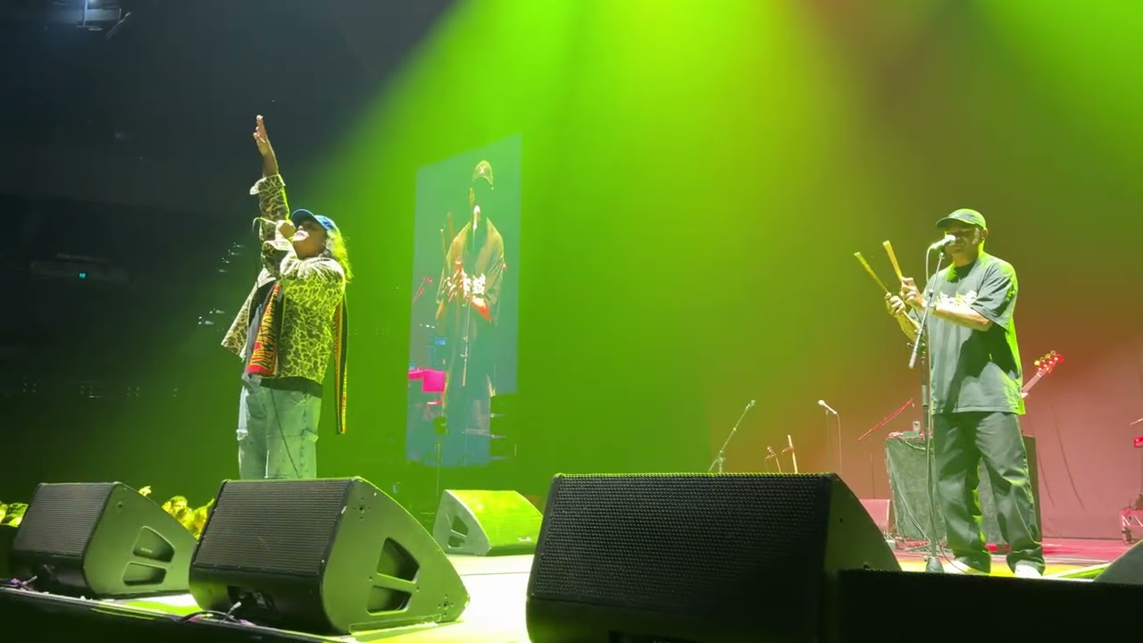 TRIALS, BIRDZ & FRED LEONE - Bagi-la-m Bargan - March 7th 2016 - Melbourne Rod Laver Arena - BARRIER