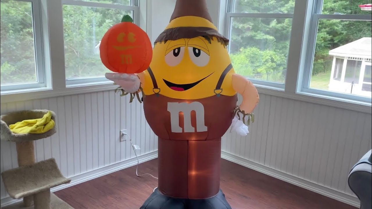 [REVIEW] RARE Gemmy 2013 Scarecrow M&M Inflatable
