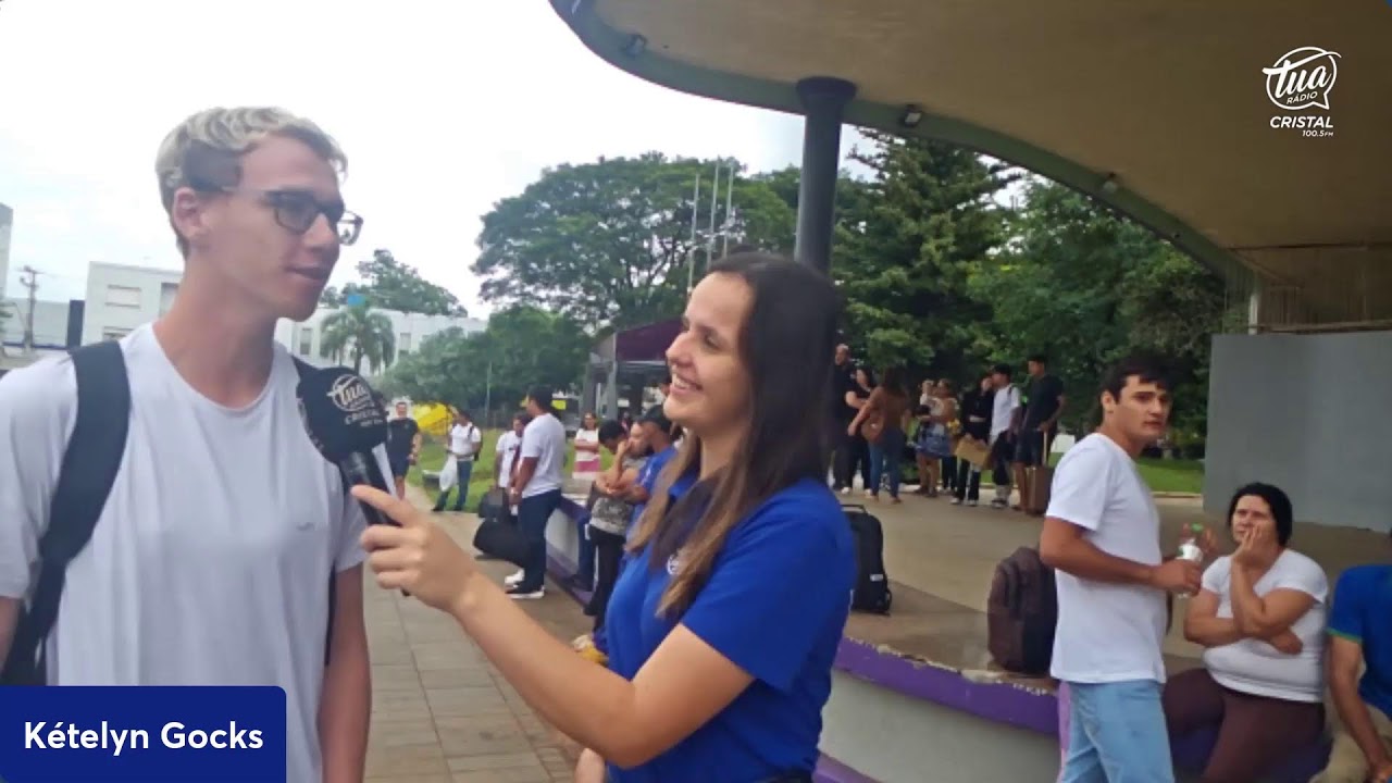 JOVENS EMBARCAM PARA O EXÉRCITO MILITAR NA MANHÃ DESTA TERÇA-FEIRA , 24/02 , NA PRAÇA CENTRAL