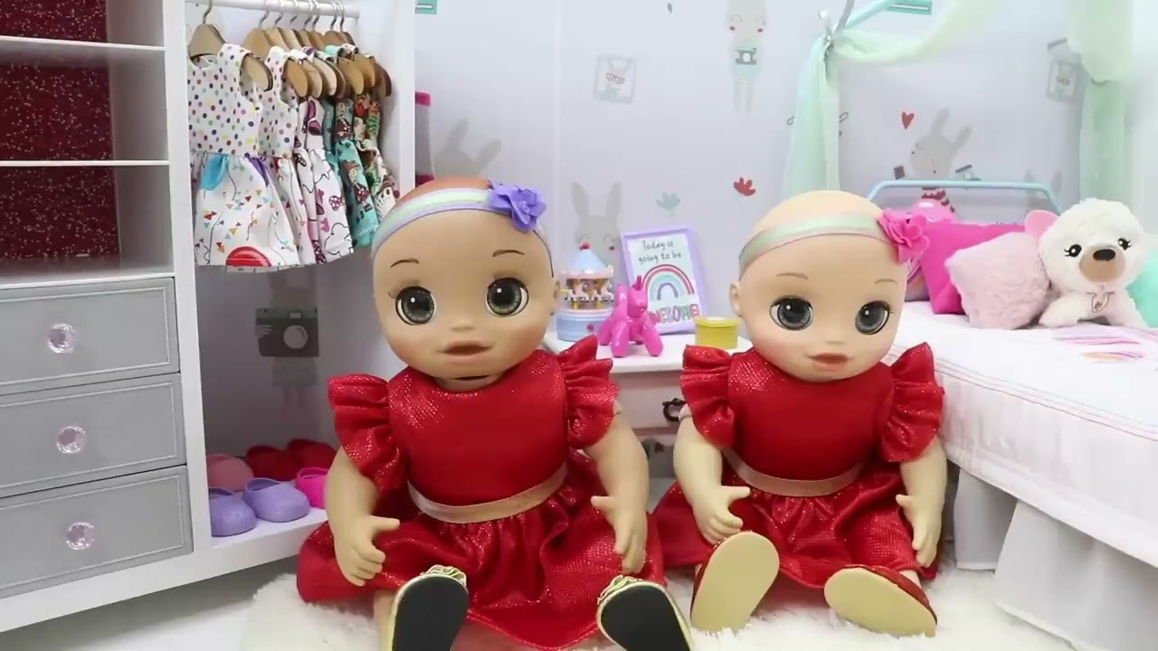📸🎄 Baby Alive twins Nina and Hanna getting ready for Christmas photos at daycare! 🎁✨