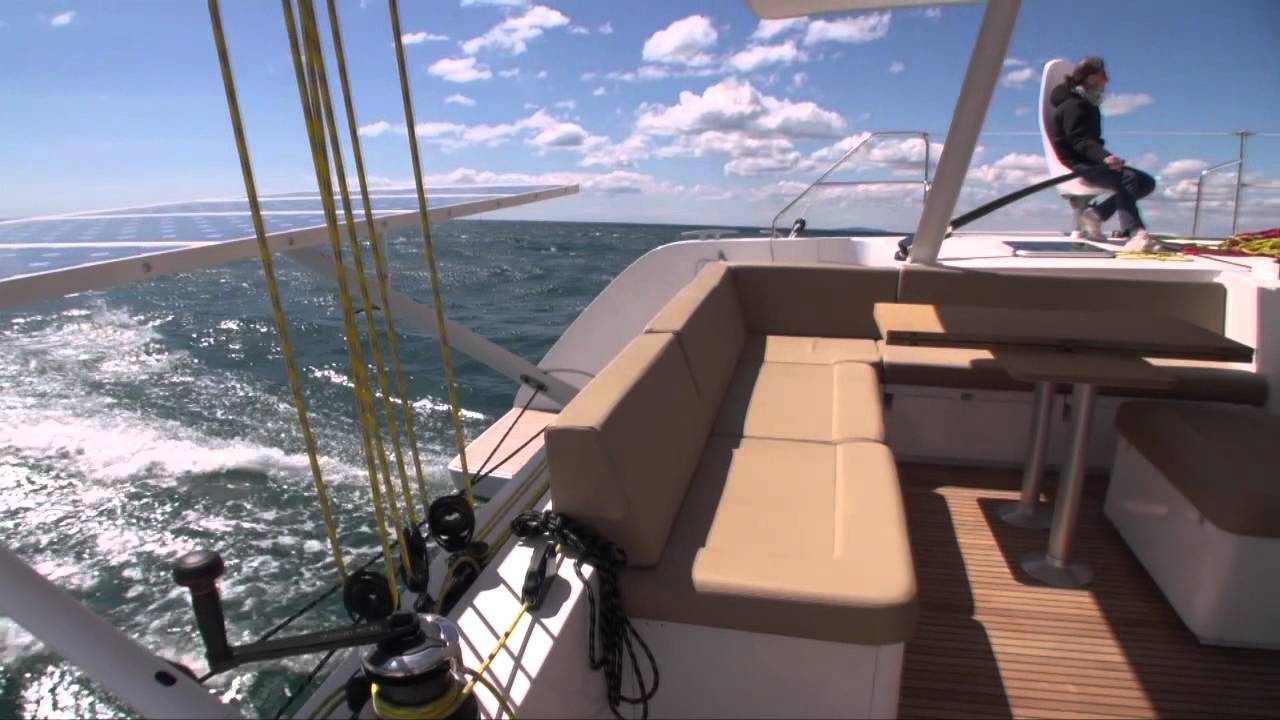 Addiction Outremer 5X catamaran 2012 04