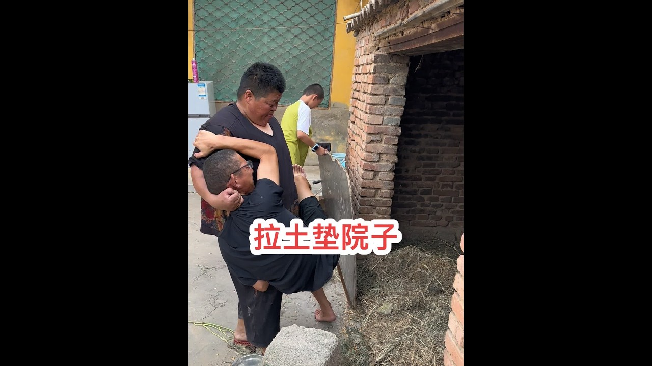 你们见过那么懒的男人吗，砖哥今天又不正常了，只能好两天，唉……#创作灵感 #我的乡村生活 #新农人计划2024 @海娇（金砖哥嫂子小号）