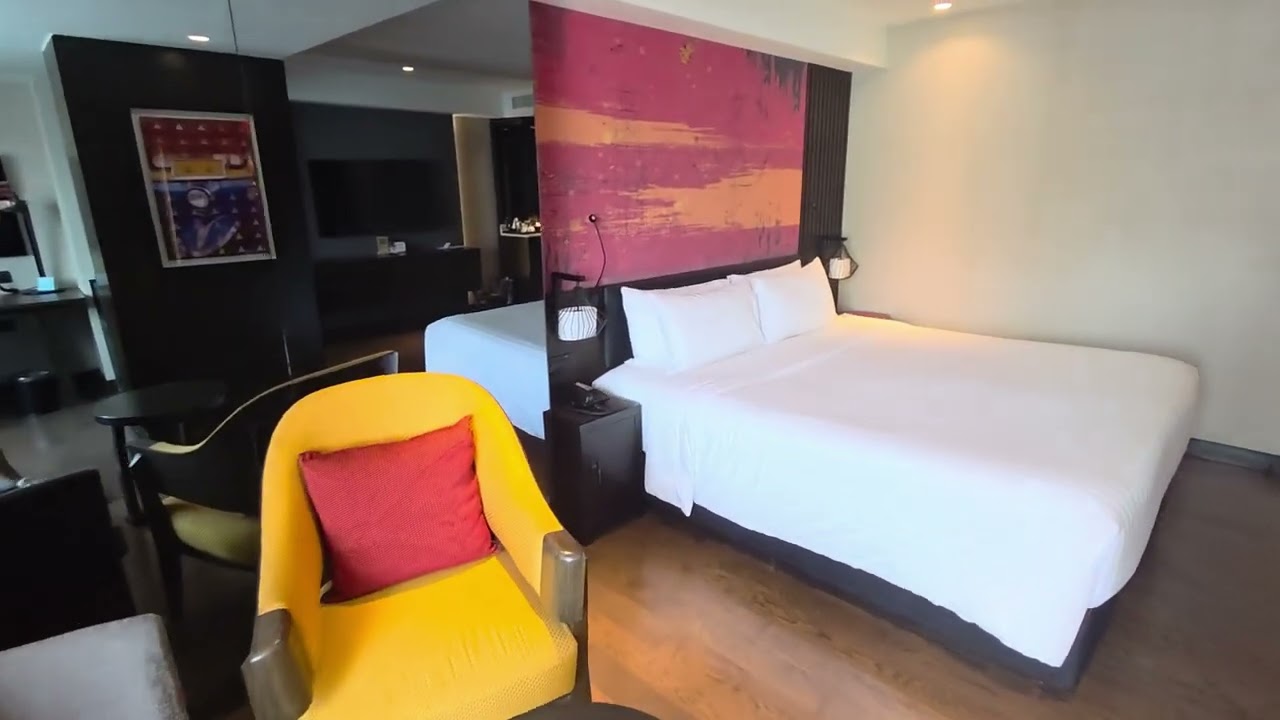 Bangkok Mercure Hotel, soi 11.  Privilege King room with lounge access.