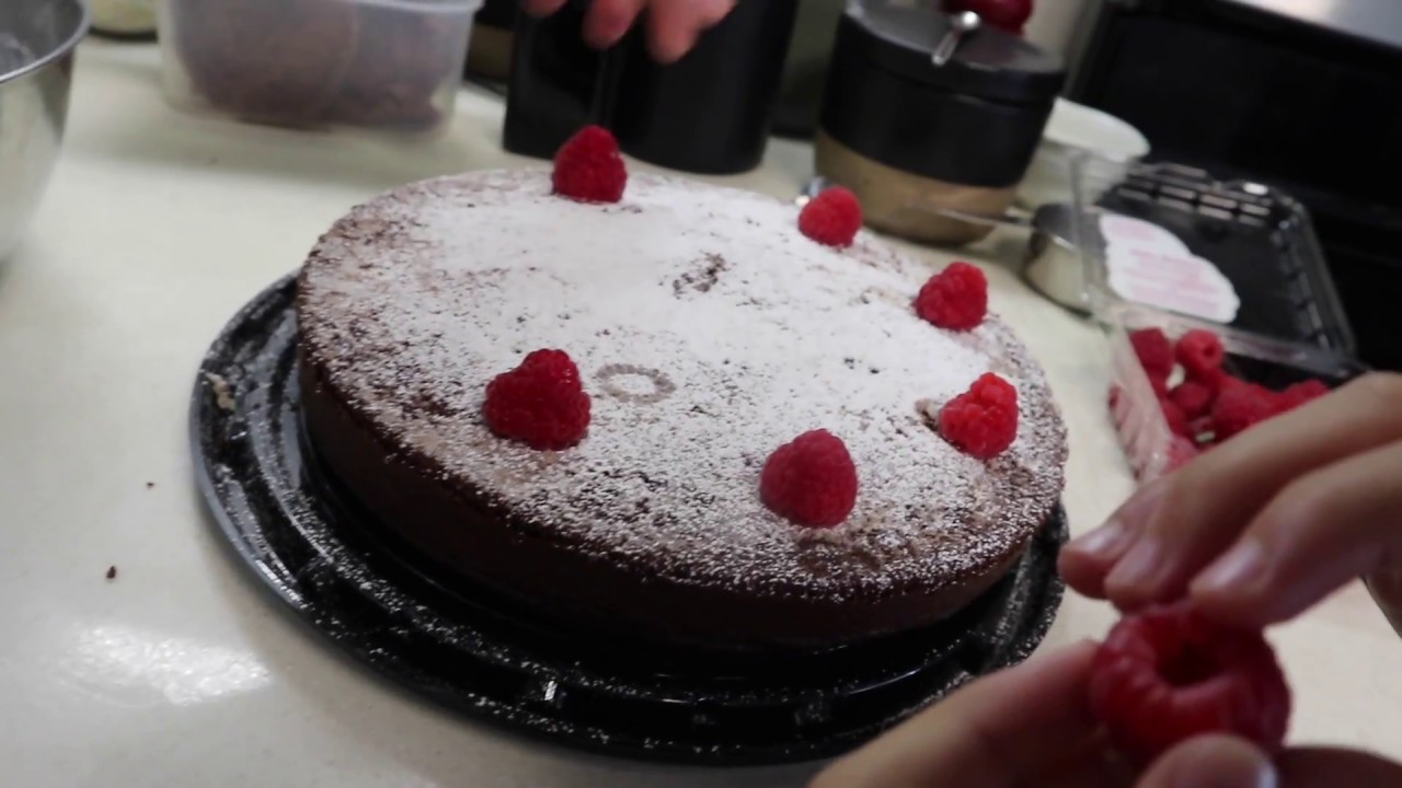 How To Decorate A Cake| Without Frosting or Icing