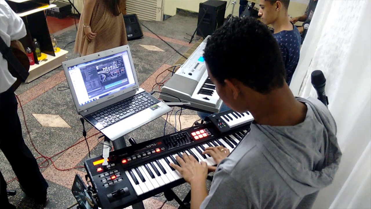 COMO NUNCA VEIO ANTES ISADORA POMPEO//TOCANDO NA IGREJA-KEYCAM  TALES SILVA