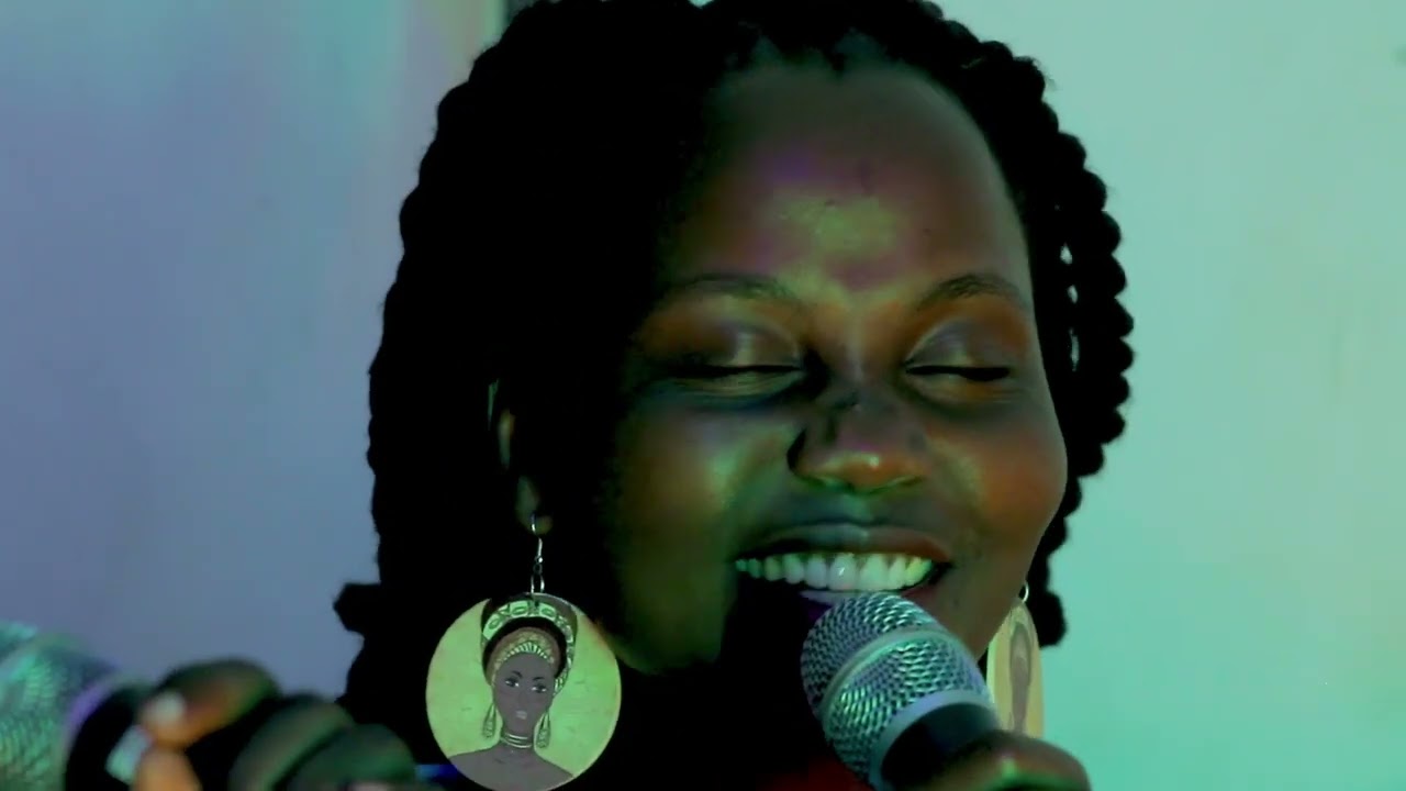 Usiende mbali _ Juliana Kanyomozi ft Bushoke Cover