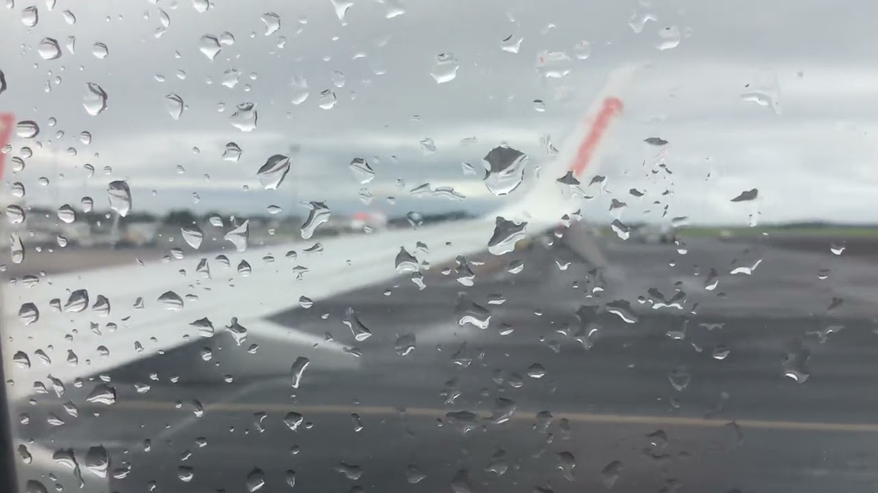 TUI Airways (Sunwing Airlines) Boeing 737-800 takeoff Belfast International airport (BFS) C-GFEH