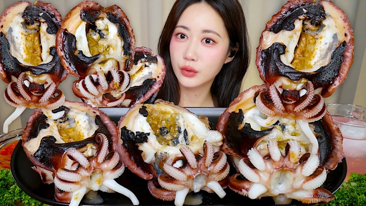 먹물과 내장 가득🖤갑오징어 통찜 먹방🦑🖤 Steamed Cuttlefish 蒸しコウイカ | Mukbang ASMR