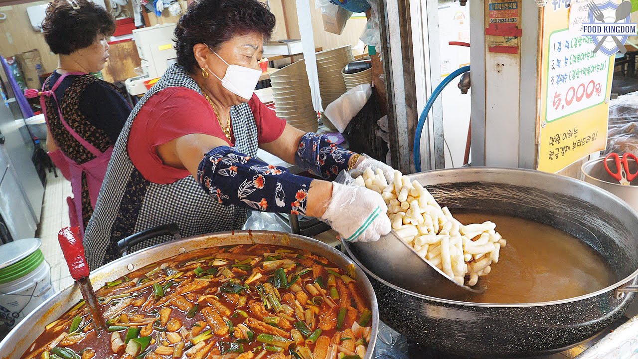 Большой масштаб! Корейская знаменитая закусочная бабушка / Tteokbokki, Корейская колбаса, Жареная