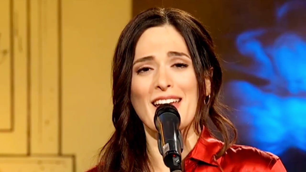 Βερόνικα Δαβάκη - Σαν την αγάπη την κρυφή.