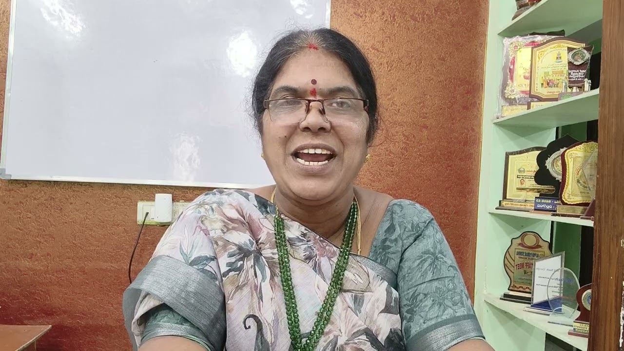 ప్రీతిని, వసంతని వెంటాడే  ఈ అపరిచిత వ్యక్తి ఎవరు 