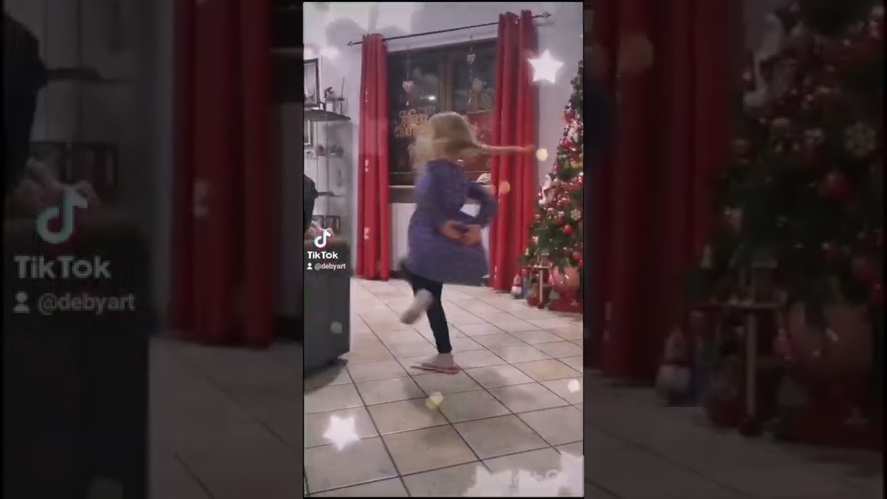 PATTINAGGIO Artistico. Esercizi con lo Spinner. Aveva 7-8 anni. Layra