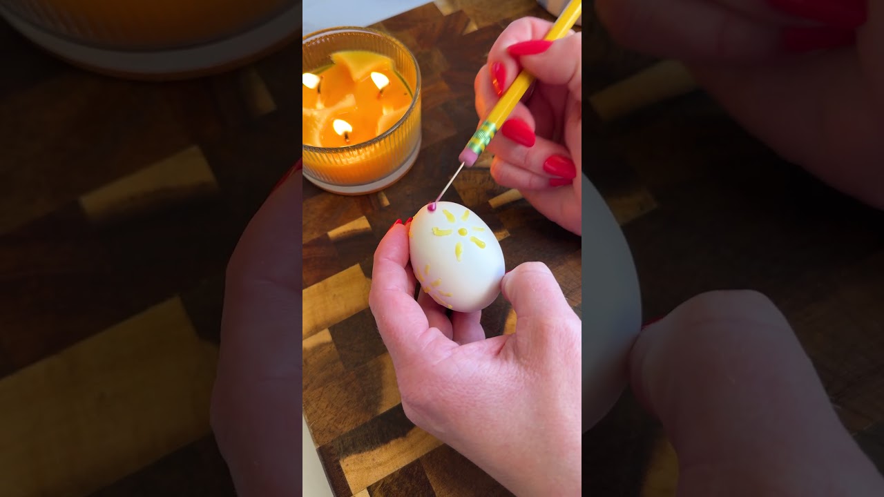 Beautiful way to decorate easter eggs! 🌸 #easter #eastereggs #crafting #eggs