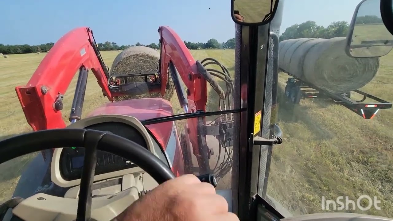 Саморазгружающийся прицеп для сена, рекордная скорость перевозки тюков! Дождя всё ещё нет.