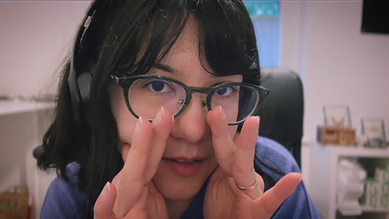 ASMR | Whispering, Tapping & Hand Sounds