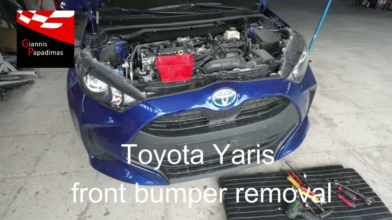 Toyota Yaris Hybrid   (XP210)  2020 front bumper removal