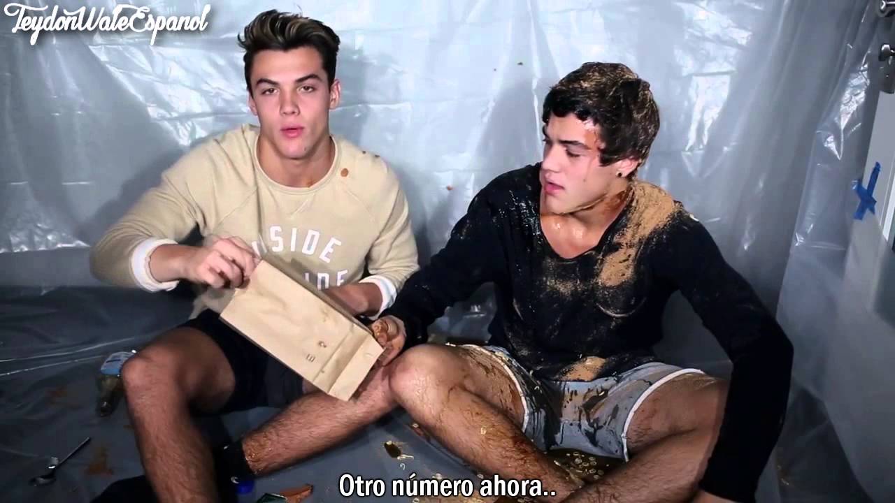 Eat It Or Wear It Challenge GONE WRONG!!!! Subtitulado en Espa&ntilde;ol [Dolan Twins][Ethan&Grayson]