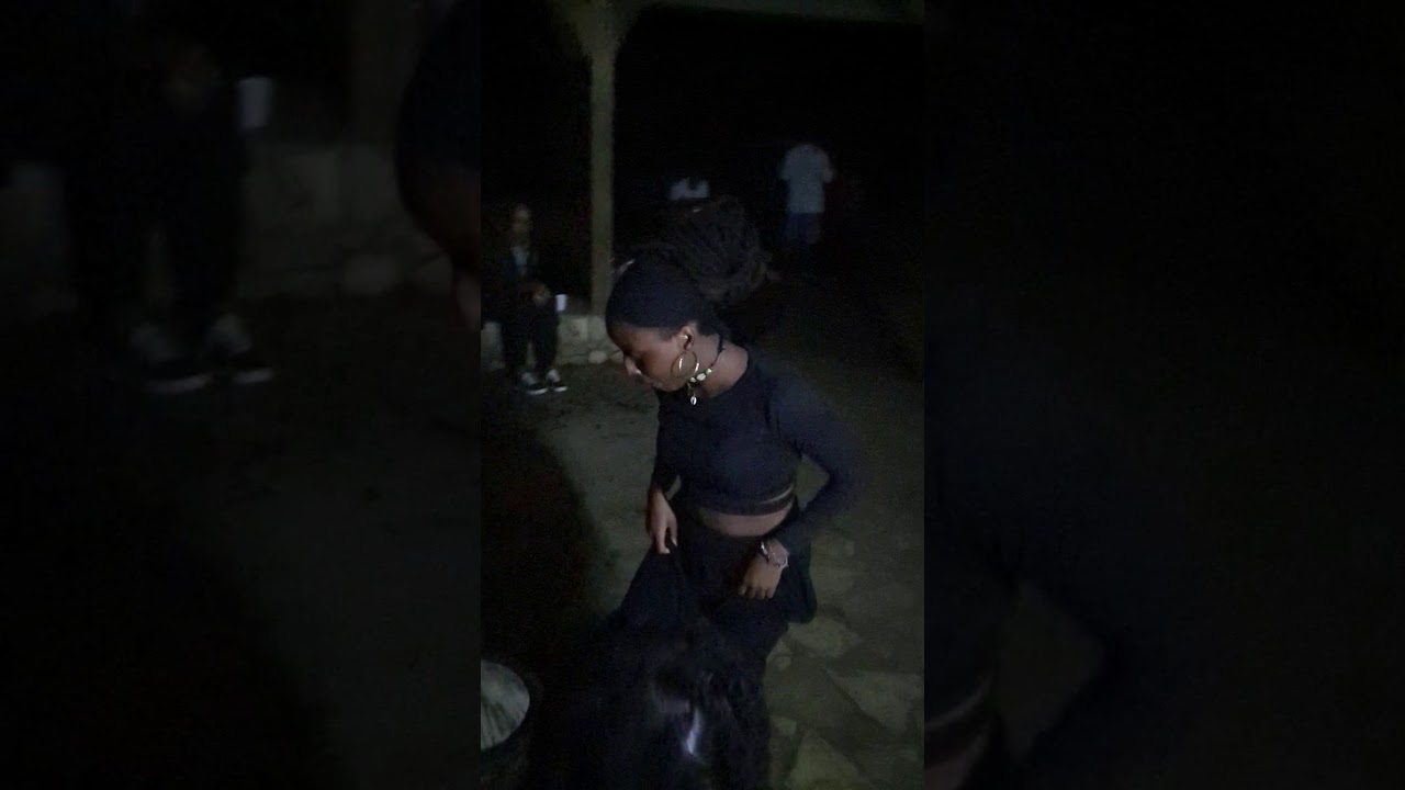 babouch et Édmé danse un graj quel plaisir !!!! Manu makè,  Mikael et Ulrick boula . Sadi chantè....