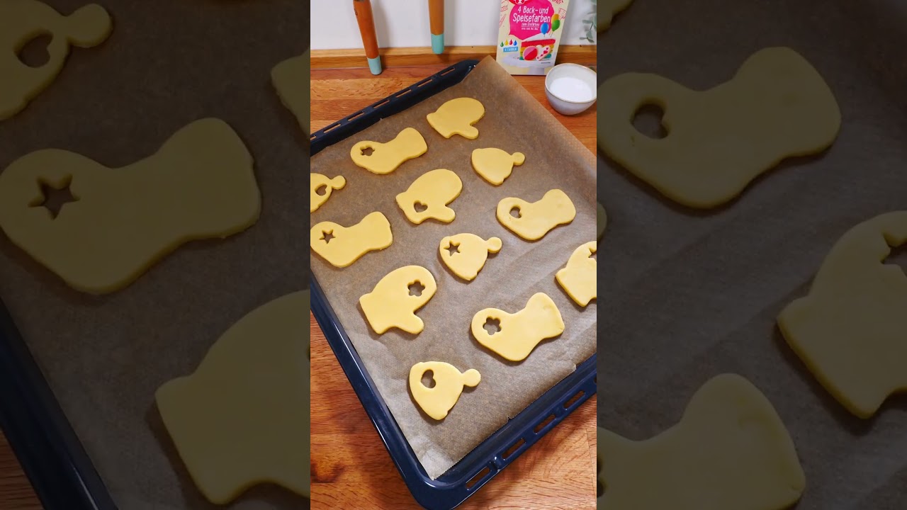 Kekse mit Fenstern aus buntem Zucker 🍪🫶🏻  #rezept #backen #christmas #weihnachten