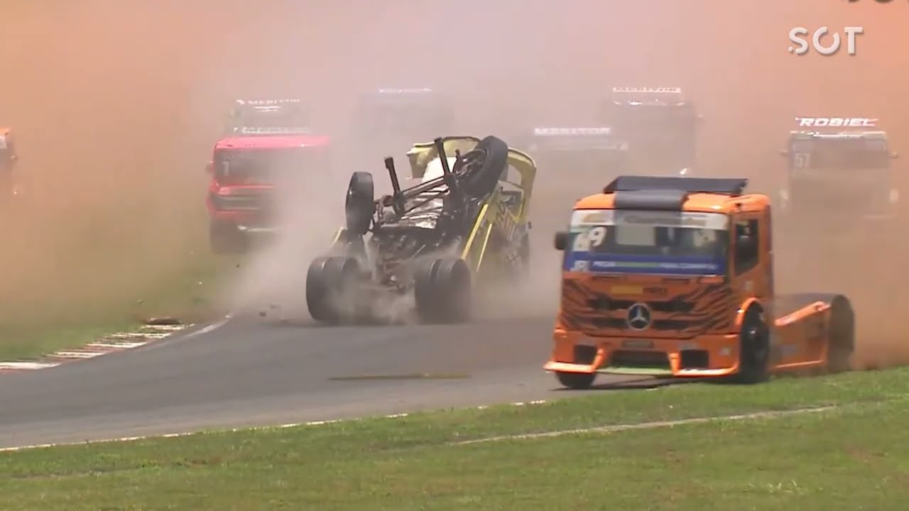 Djalma Fogaça sofre acidente durante a etapa final da Copa Truck