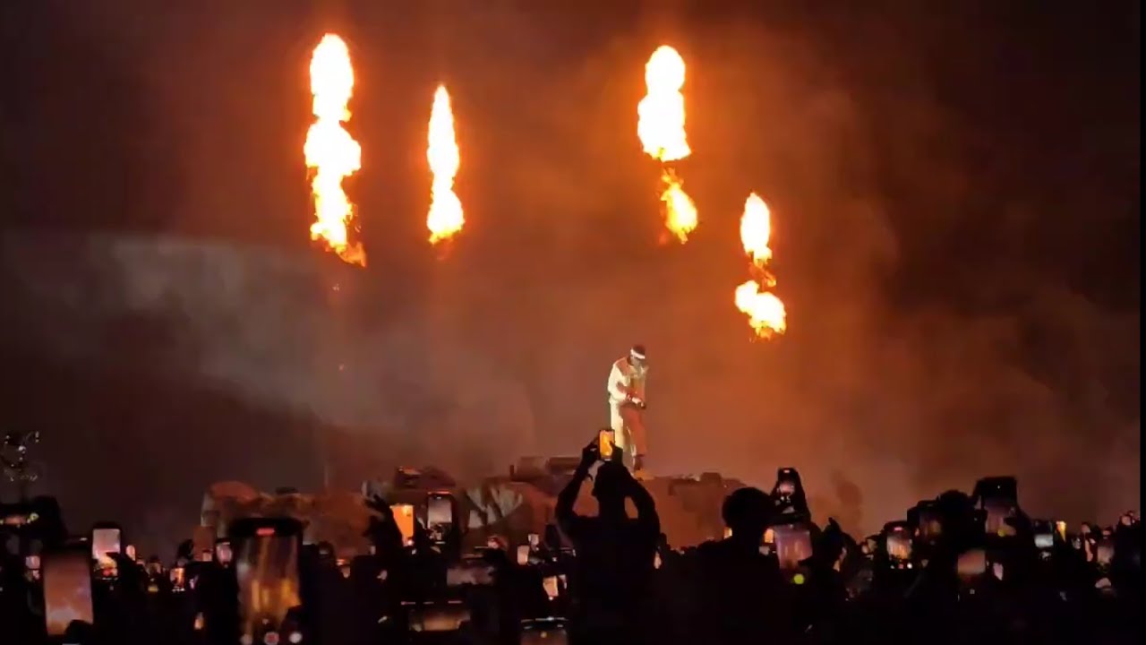 Travis Scott addresses his first indian crowd concert 🎫