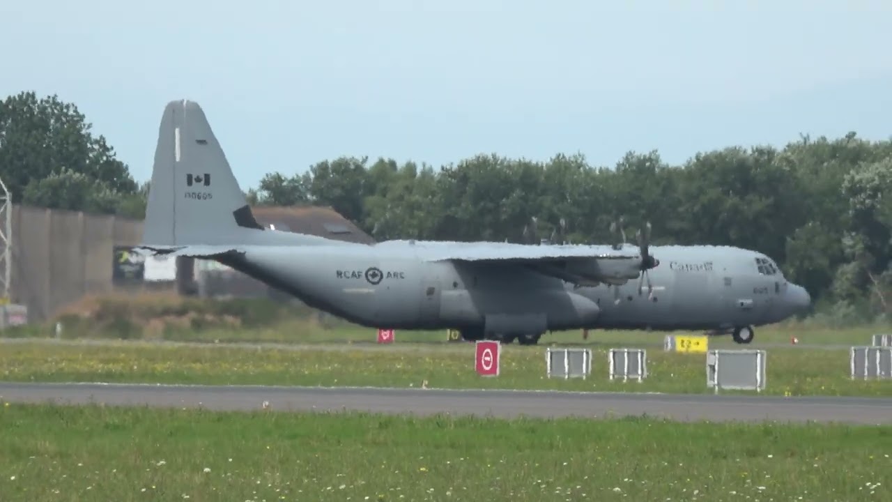 CANADIAN AIR FORCE  LOCKHEED C30J Hercules , Ostend Airport