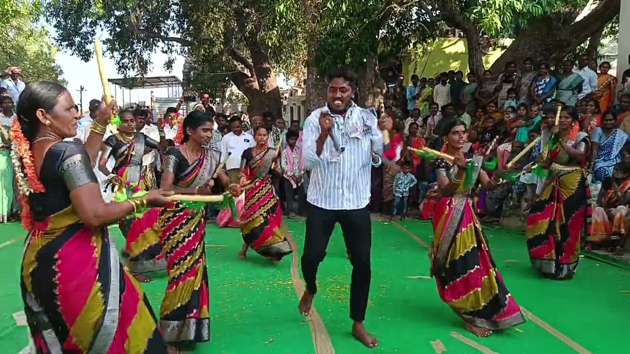 మురళి ప్రసాద్ కోలాటం జమ్మలమడుగు 7093862078 ఉట్టిమీదకుడు ఉరిచినట్టు అంటూ నా బృందం తో 