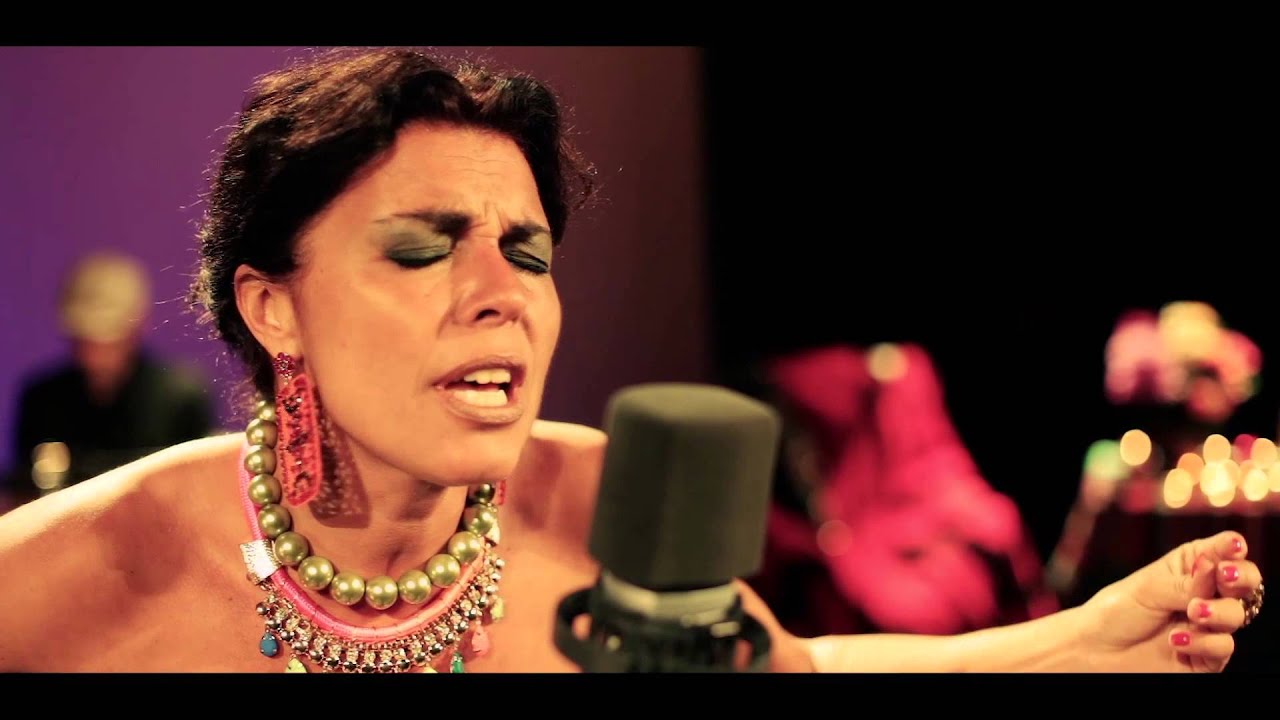 Esther Ovejero: La Llorona junto a Francis Hernández y Roberto Amor