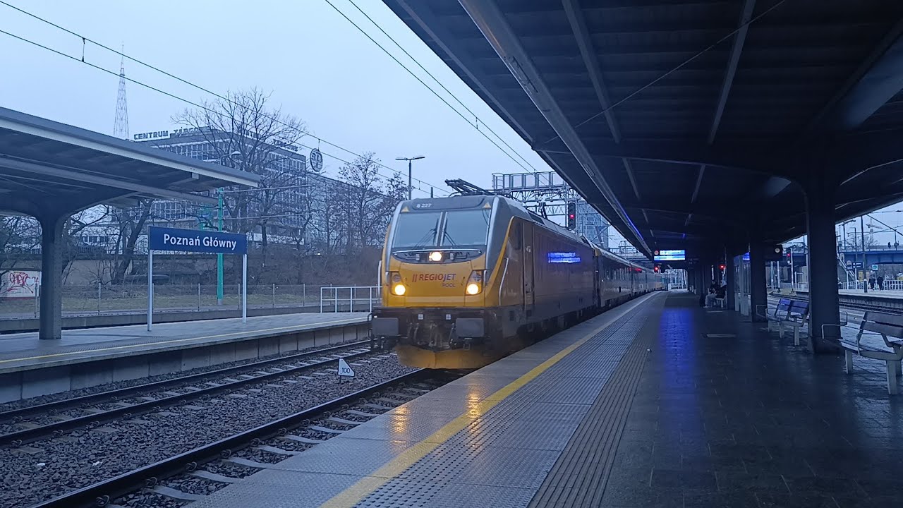 Wjazd REGIOJET II Do Poznania Głównego z TRAXX na czele. 
