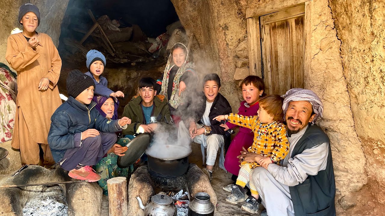 #cooking Afghan traditional bread (Fateer)in Cave | #food #eating #afghanvillage #india #streetfood