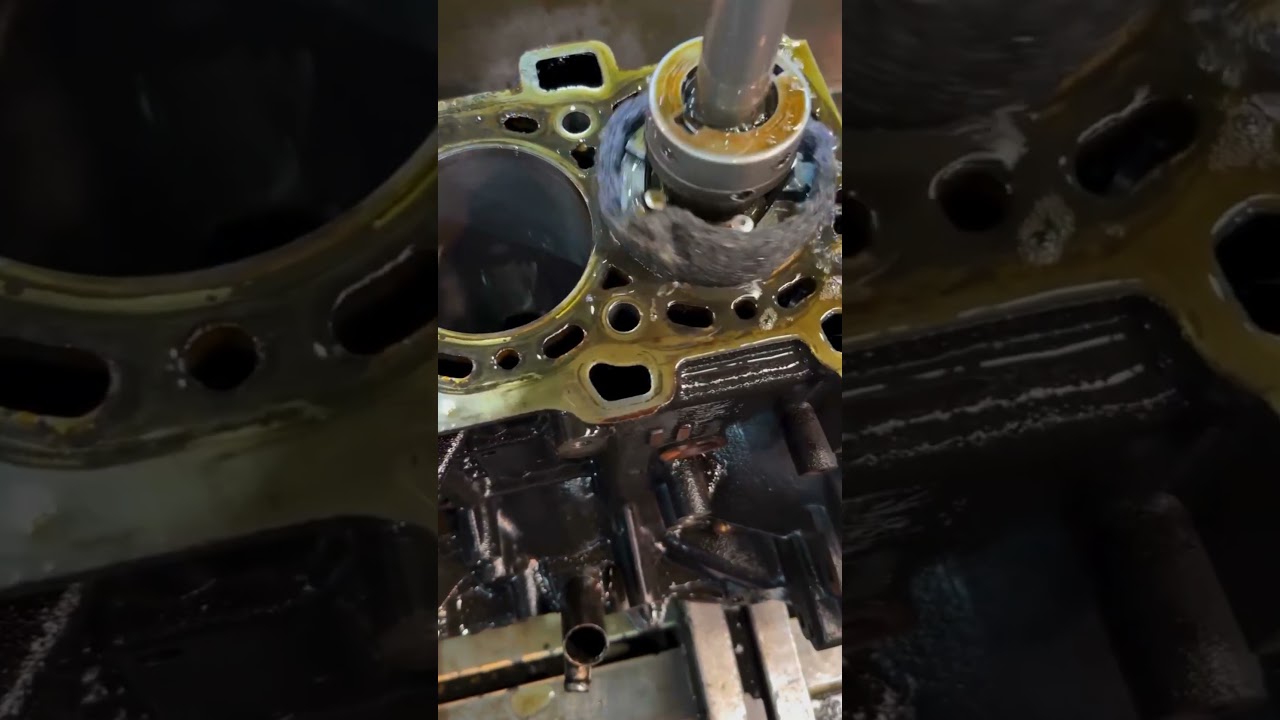 Process rectification cylinder #cnc #automobile #bmw #engine #enginereplacement #car