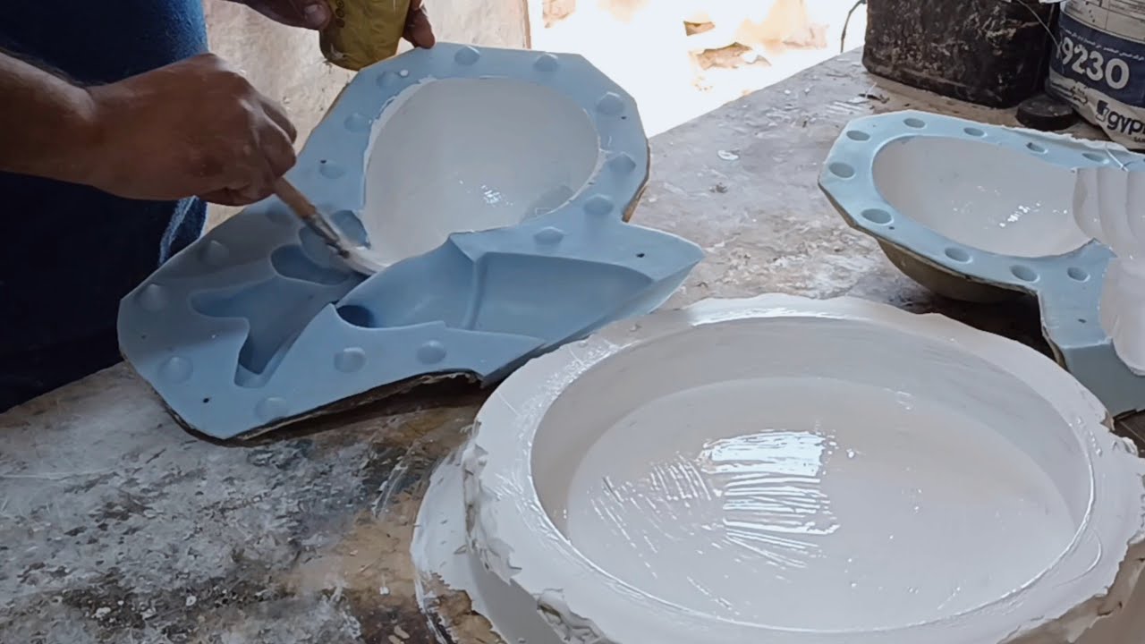 طريقة الصب بالفايبر جلاس  .. Making a base from fiberglass 
