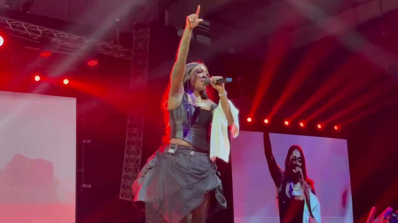 All Over - Tiwa Savage (LIVE PERFORMANCE) 🔥
