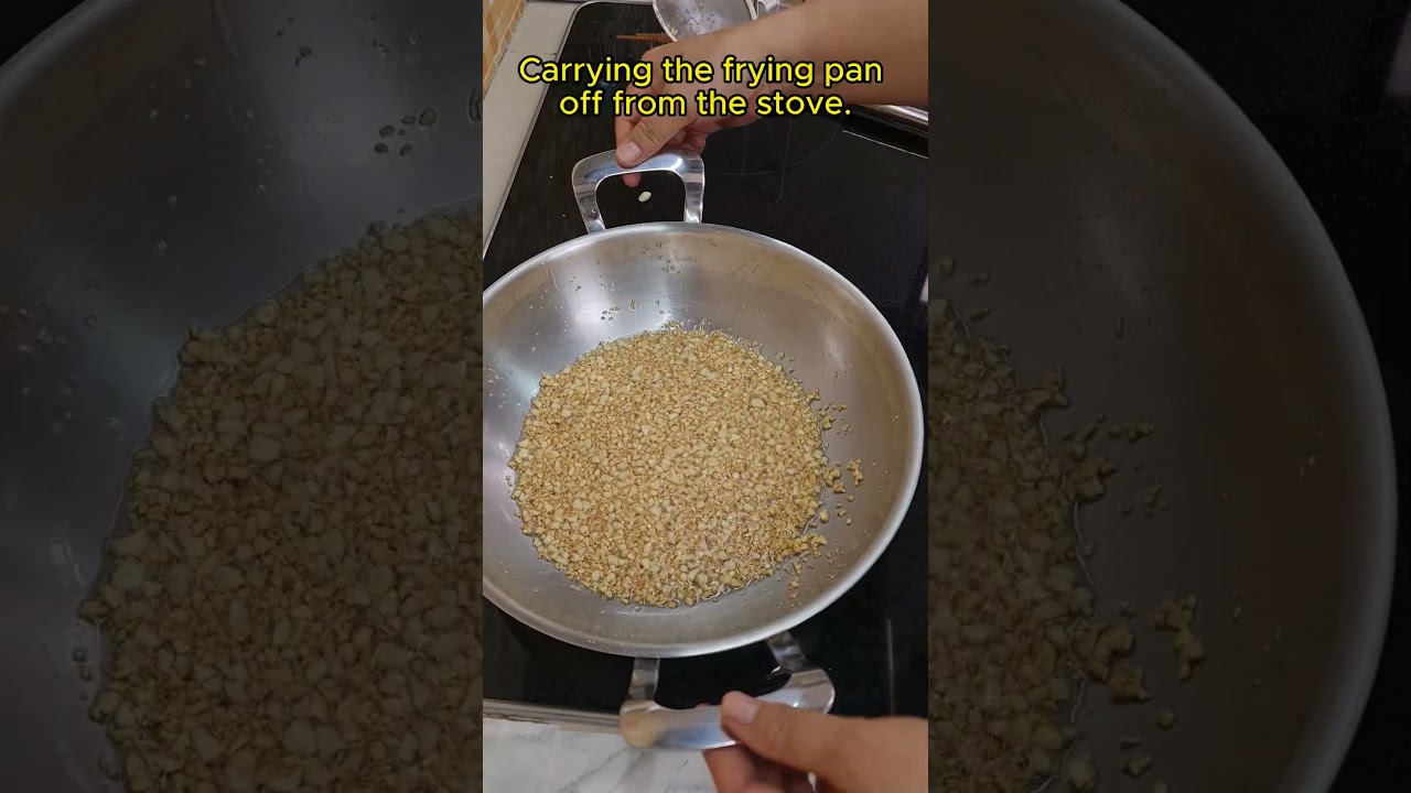 How to make crispy fried garlic in garlic oil. #howto #garlic #foryou #recipe #cooking #food #viral