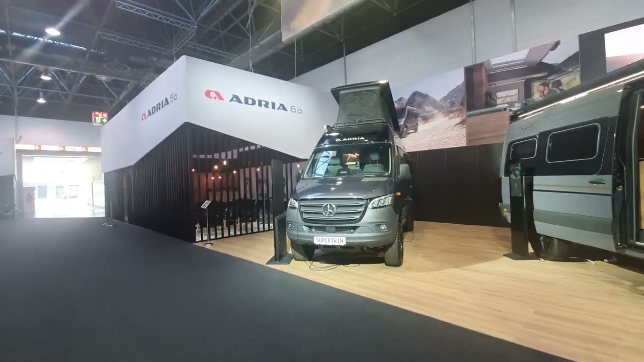 Кемпервэн Adria Supertwin Mercedes Sprinter 4x4 с палаткой на крыше и без нее