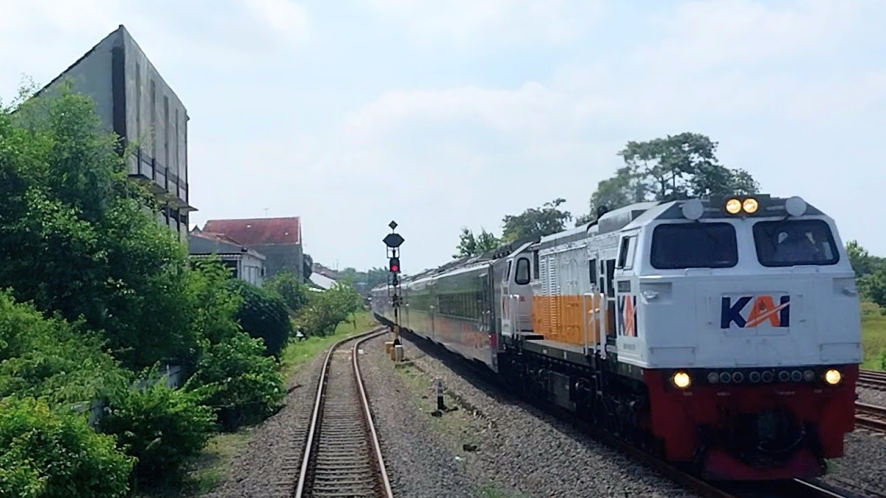 BACKRIDE BY TRAIN | RANGKAIAN BARU KA ARGO BROMO ANGGREK, Stasiun Babat - Stasiun Bojonegoro