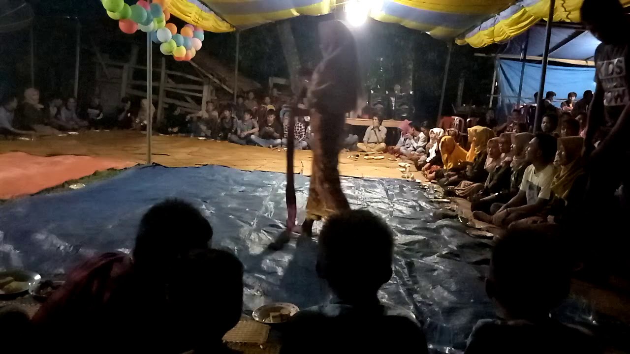 Acara muli mekhanai Puter kaset (lempar delendang) di Way Jambu Pesisir Barat
