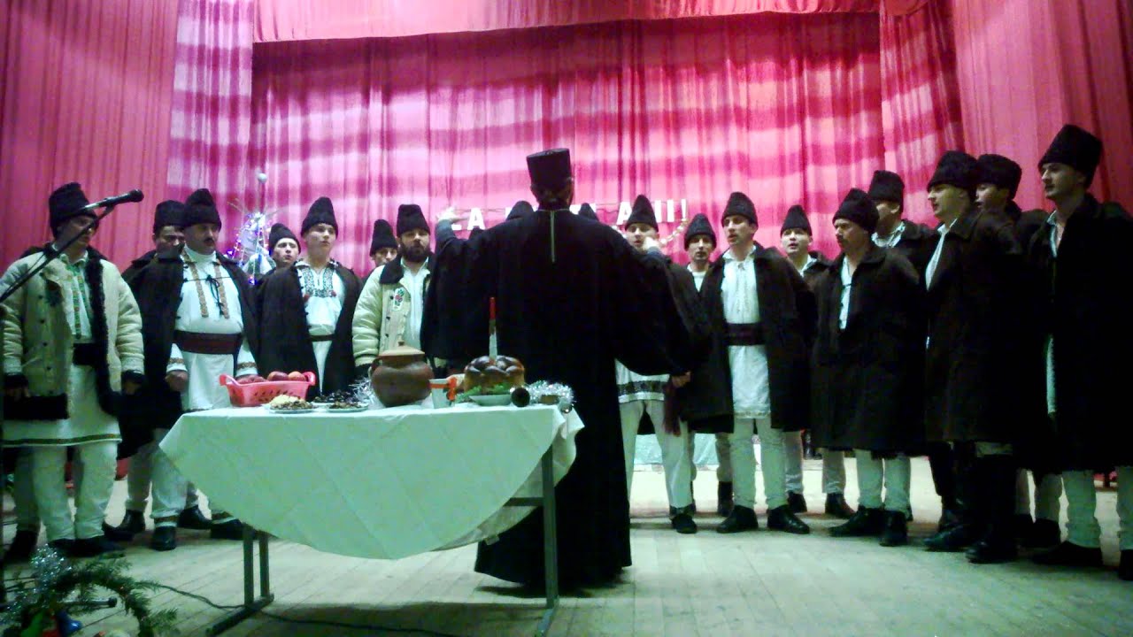 Fiii Arboroasei la festivalul de colinde din sat. Ropcea 2014