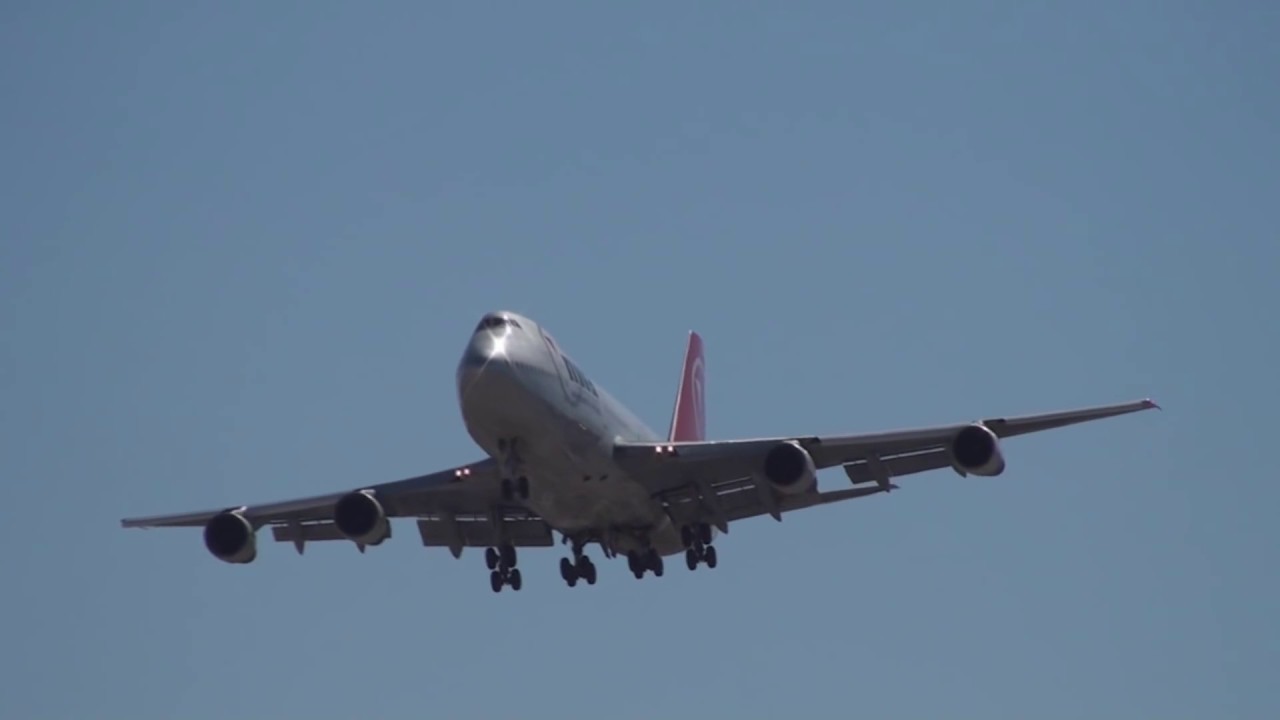 Northwest Airlines 747-200 arrival.