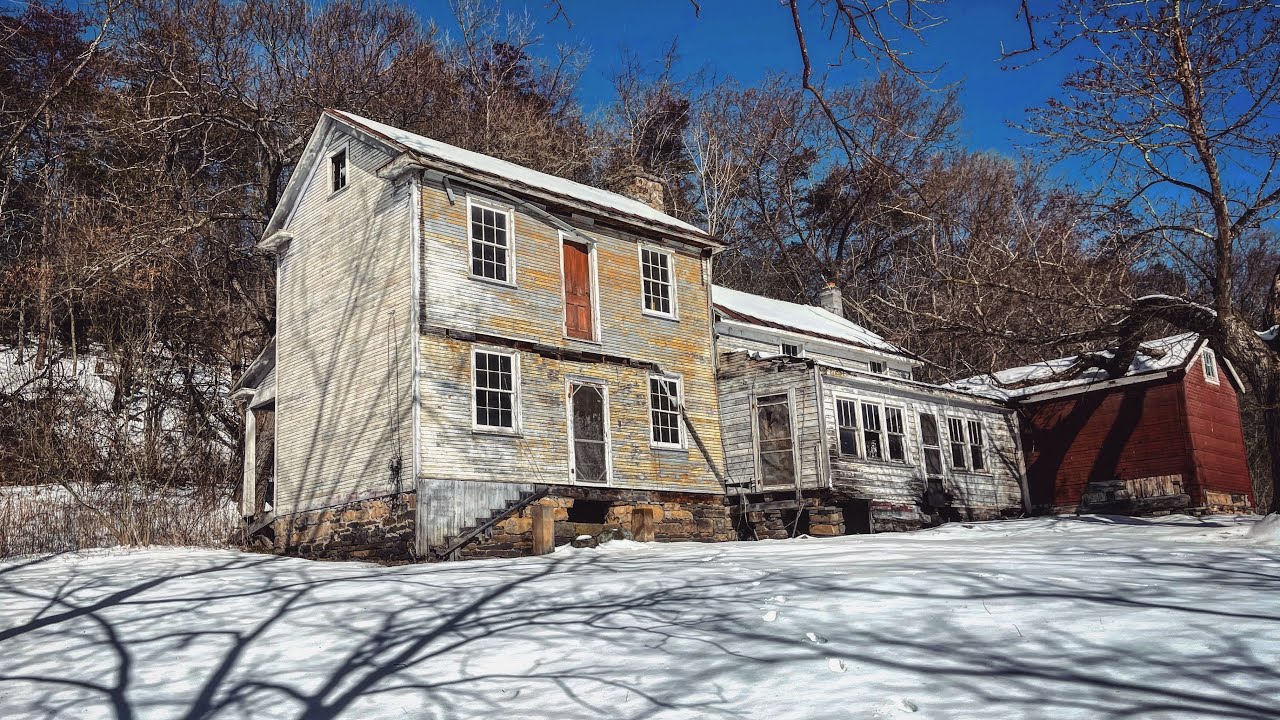 160 year old abandoned Southern Farm House & Old Key house in West Virginia