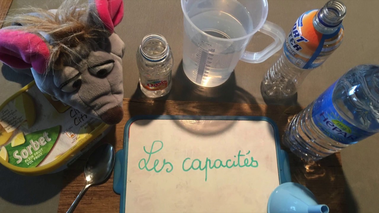 Les capacités : Tibili nous fait découvrir le litre, le demi-litre et le quart de litre.