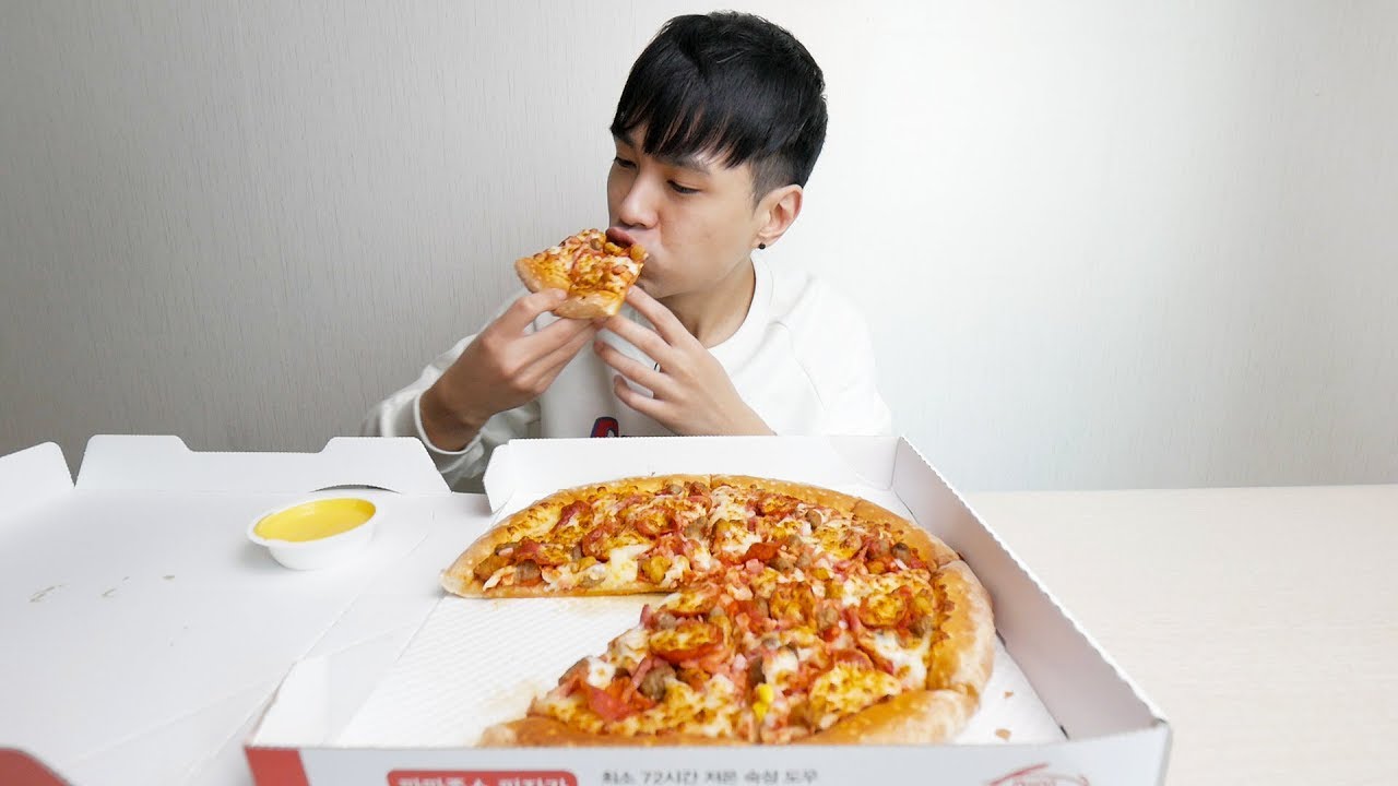 Papa John's Meat Lovers Pizza Mukbang