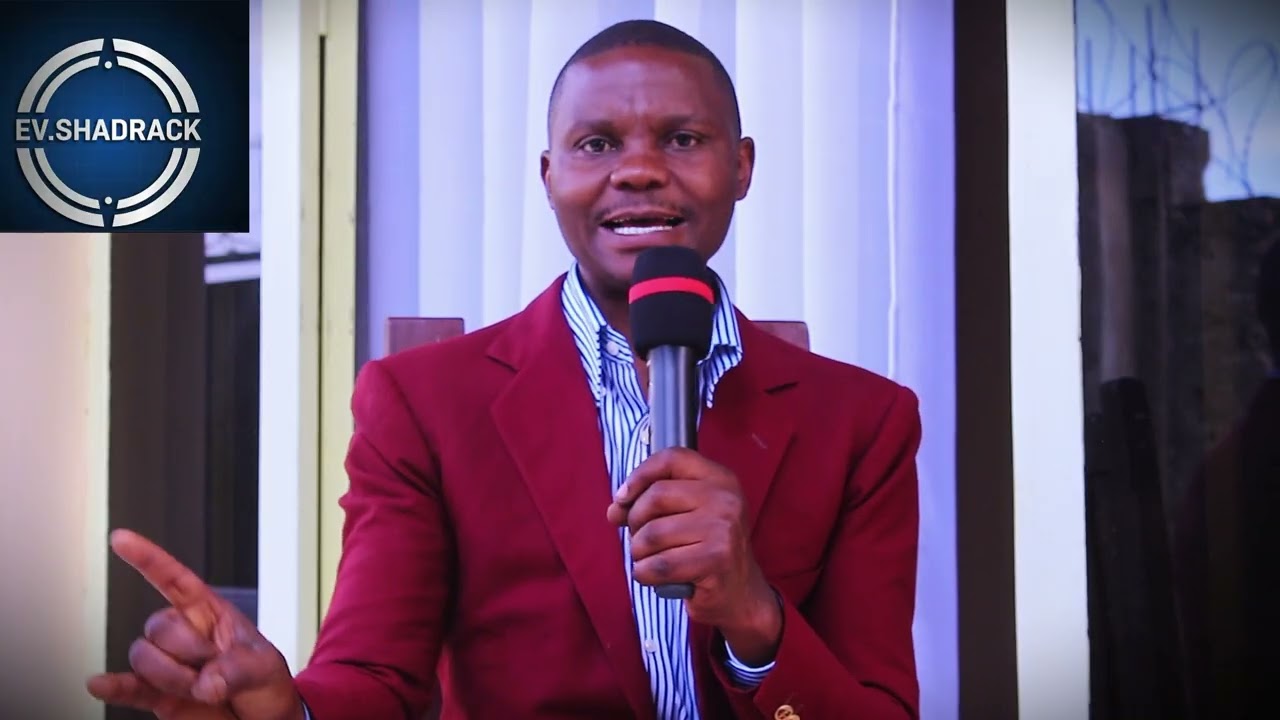 UMWAMBARO WOSE ABANTU BAKWAMBIKA BAWUGUKURAMO BIKEMERA //ARIKO UMWAMBARO IMANA IKWAMBIKA URAWUSAZANA