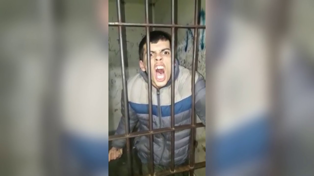 Preso rinde tributo al diablo (saturado)