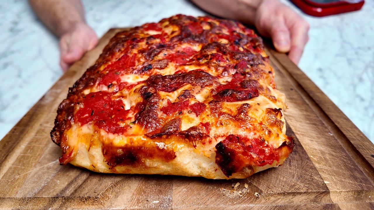 DETROIT STYLE PIZZA | Tar bara 2 timmar | Enkel göra hemma