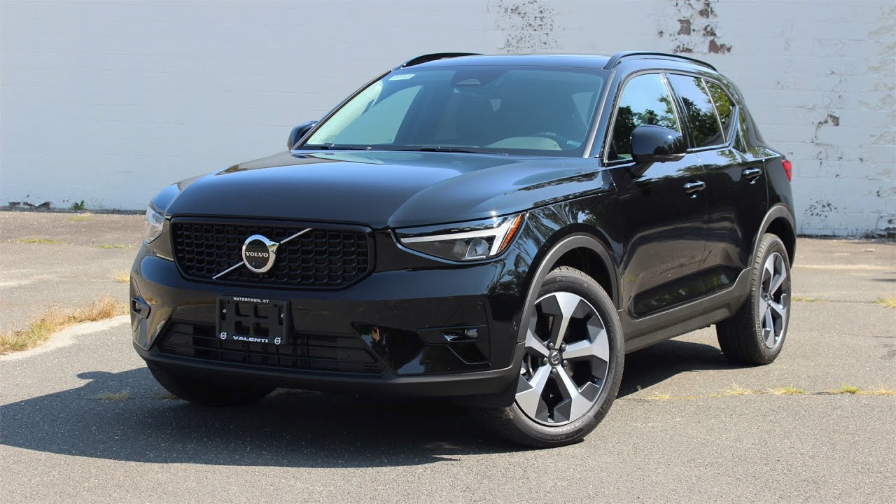 Volvo XC40 (B5 Plus) 2023 года — обзор характеристик и дорожный тест от первого лица