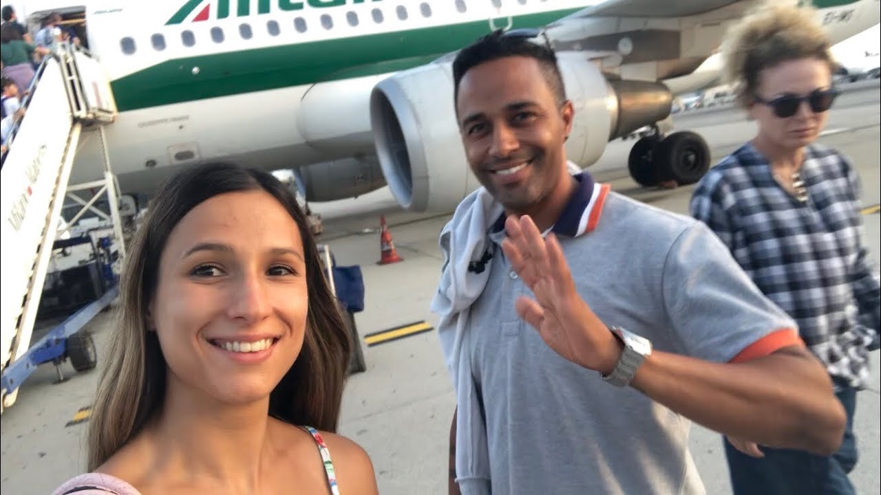 VLOG - IN VIAGGIO VERSO MINORCA! PRENDIAMO L’ AEREO E HOME TOUR!