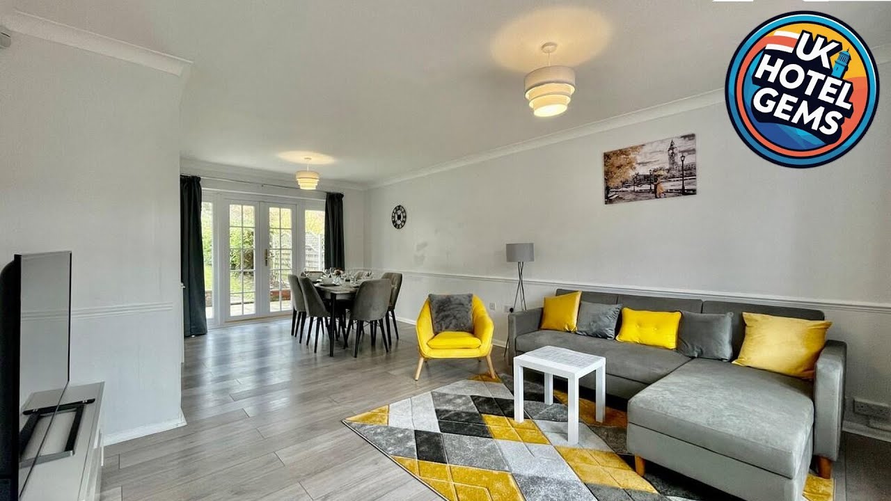 Modern 3 Bed Chigwell House (Free Parking) | London, United Kingdom | Hotel Review 🛏️
