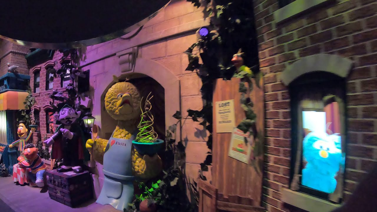 Universal Studio Singapore | Sesame Street Spaghetti Space Chase