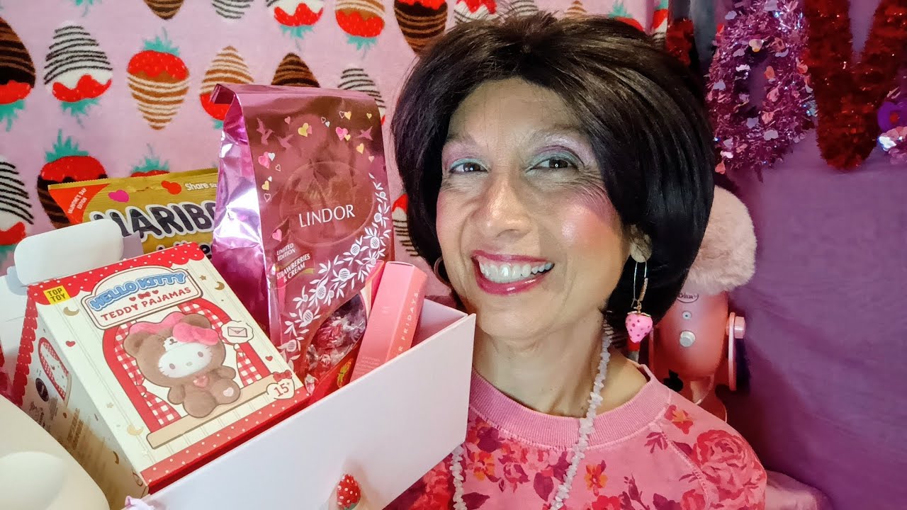 ASMR 💌 Opening Valentine's Day Gift Box 🧸 from @MaddieMakeupASMR 💘